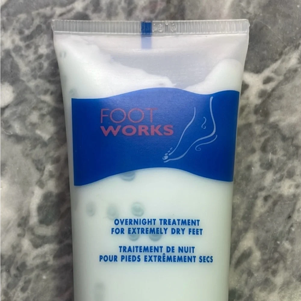 New Avon Foot Works‎ Overnight Treatment